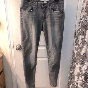 Gloria Vanderbilt grey skinny jeans